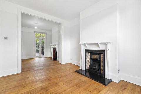 82 Silver Crescent, London, W4 5SE