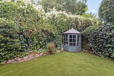 82 Silver Crescent, London, W4 5SE