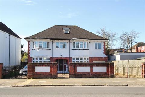 50 Creswick Road, London, W3 9HF