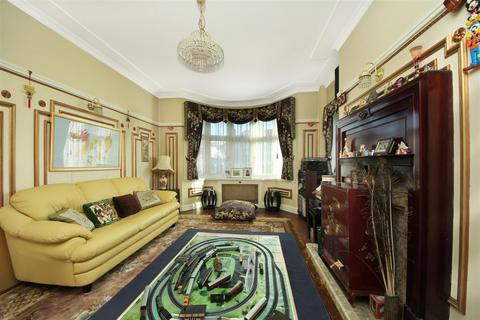 50 Creswick Road, London, W3 9HF