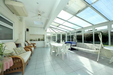 50 Creswick Road, London, W3 9HF