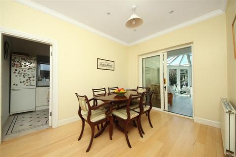 50 Creswick Road, London, W3 9HF