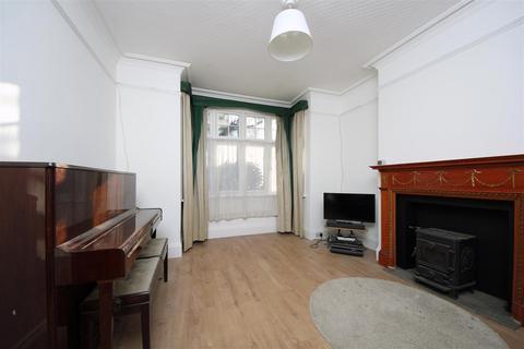 3 Waldegrave Road, London, W5 3HT