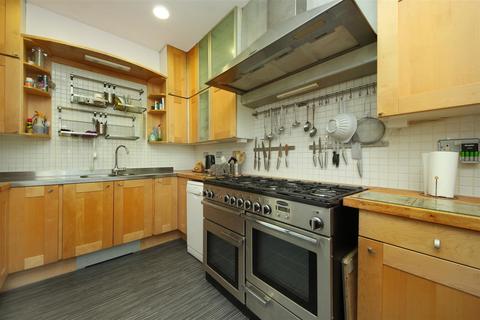 3 Waldegrave Road, London, W5 3HT