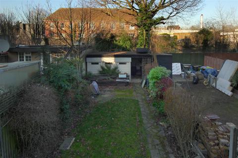 3 Waldegrave Road, London, W5 3HT