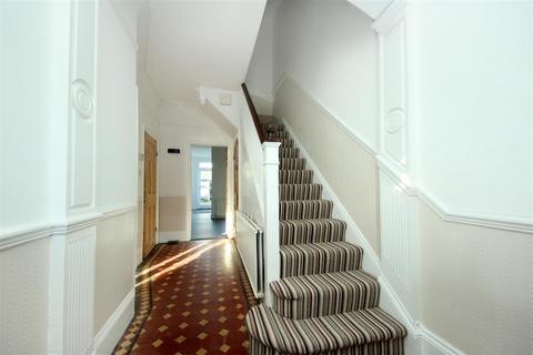 3 Waldegrave Road, London, W5 3HT