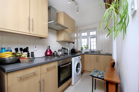 40, Greystoke Lodge Hanger Lane, London, W5 1EW