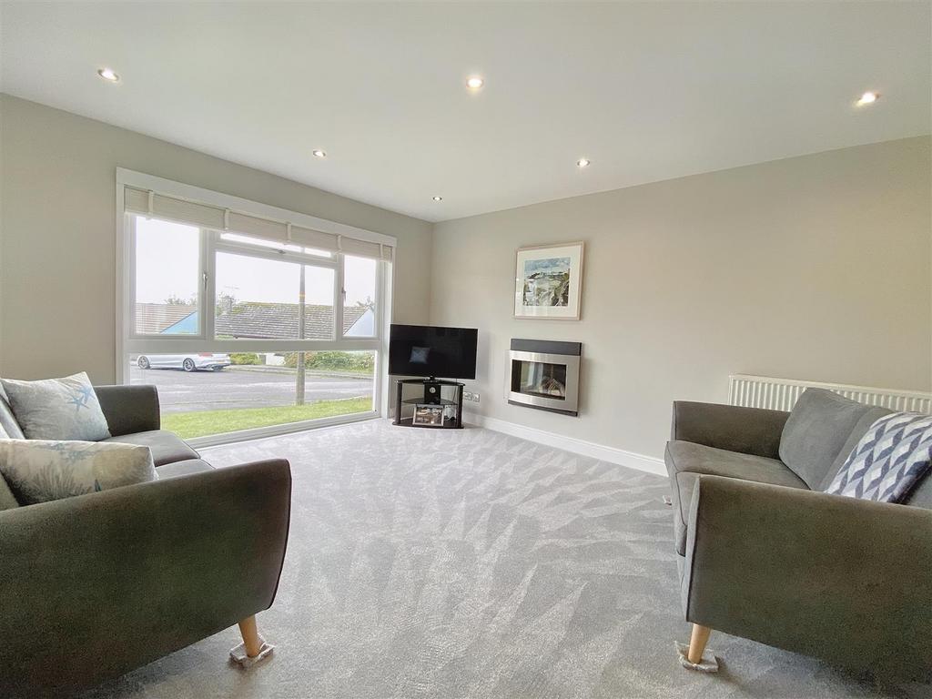 Mayfield Acres, Kilgetty 3 bed detached bungalow for sale £280,000