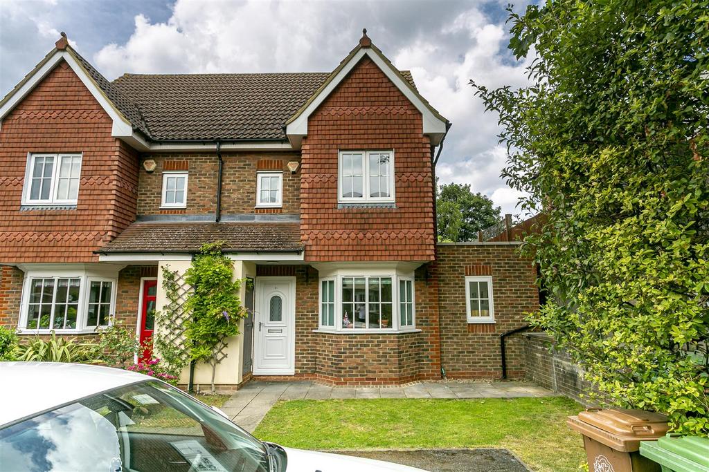 Osprey Close, Cheam, Sutton 3 bed house for sale £600,000