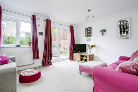 6 Osprey Close, Cheam, Sutton, SM1 2XS