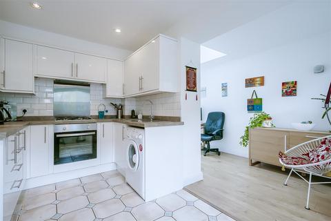 6 Osprey Close, Cheam, Sutton, SM1 2XS