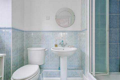 6 Osprey Close, Cheam, Sutton, SM1 2XS