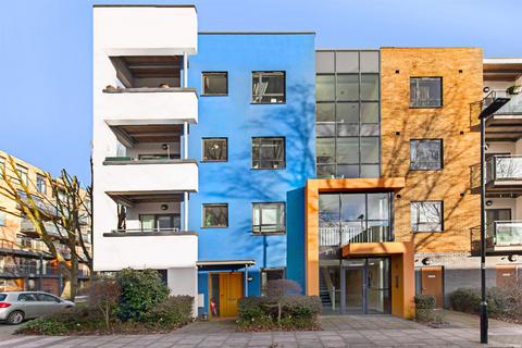 6 Stanley Road, London, W3 8FE