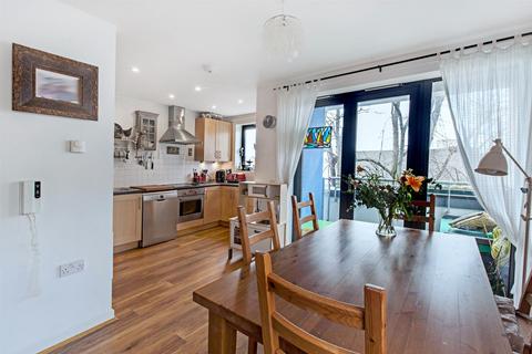 6 Stanley Road, London, W3 8FE