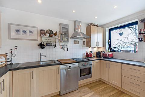 6 Stanley Road, London, W3 8FE
