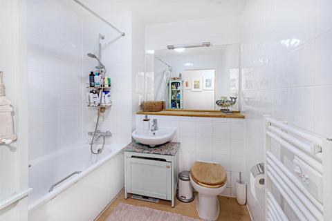 6 Stanley Road, London, W3 8FE