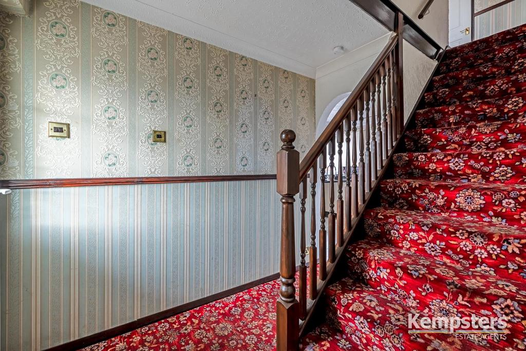 Hallway 1.jpg