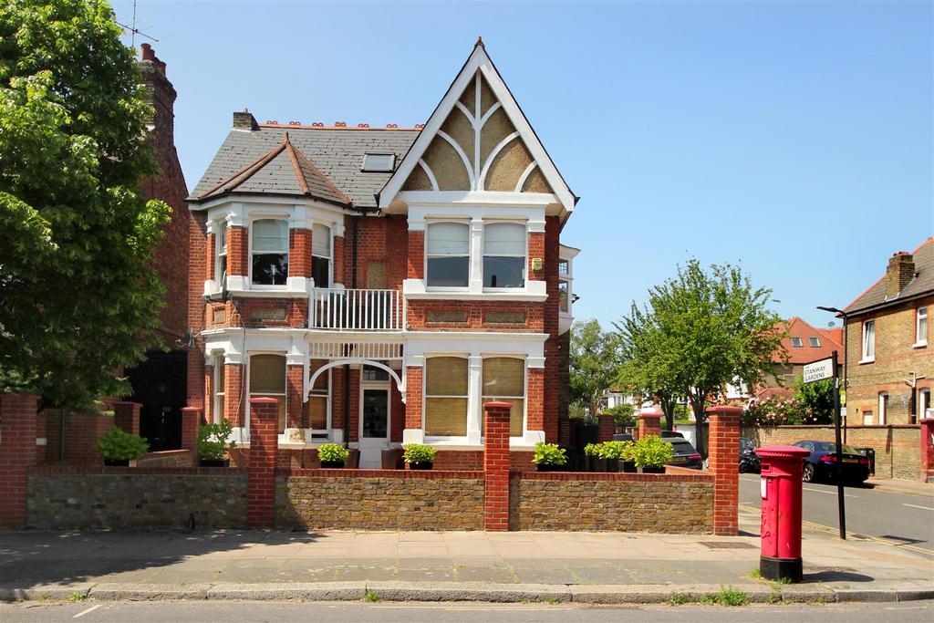 Twyford Avenue, W3 3 bed apartment £900,000