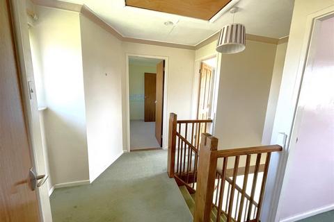 34 Foxhall Fields, East Bergholt, Colchester, CO7 6QY