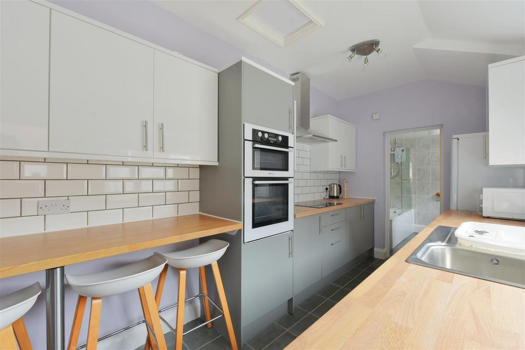 Barlow Street, York 3 bed terraced house £1,600 pcm (£369 pw)