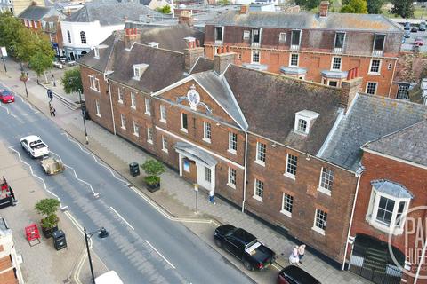 Hotel for sale, High Street, Newmarket
