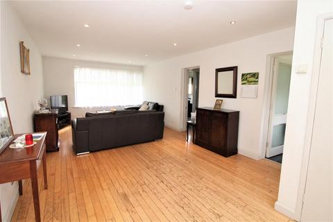 2 bedroom flat for sale - Blunesfield, Potters Bar EN6