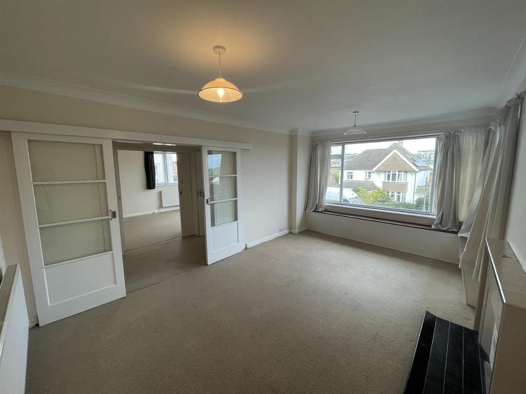 Chichester Drive West, Saltdean... 3 bed detached bungalow £1,500 pcm