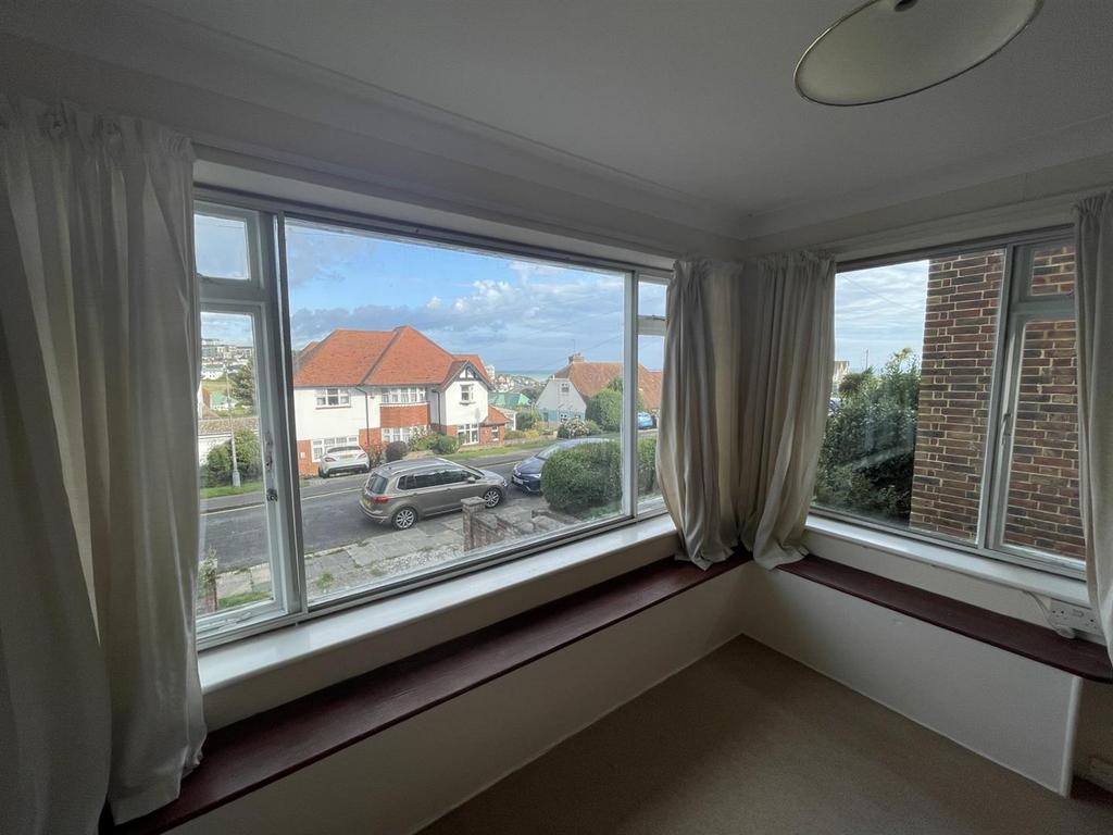 Chichester Drive West, Saltdean... 3 bed detached bungalow £1,500 pcm