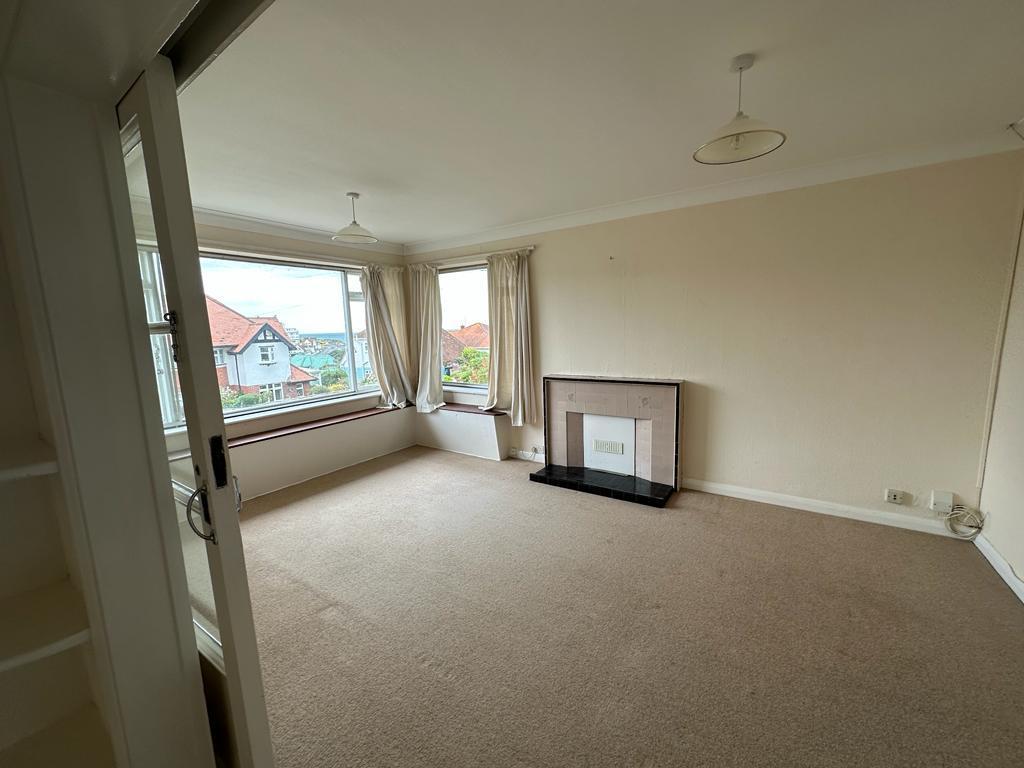 Chichester Drive West, Saltdean... 3 bed detached bungalow £1,500 pcm