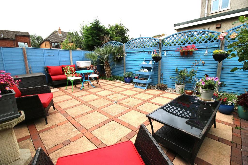 2 - rear garden.JPG