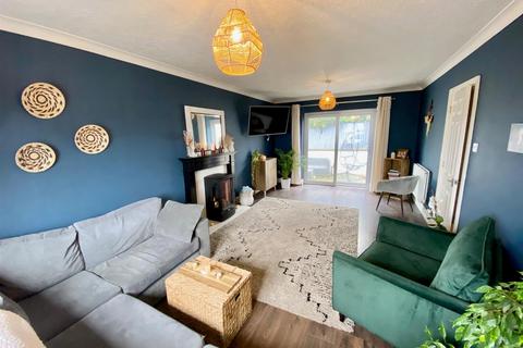 70 Millfields Close, Kilgetty, SA68 0SA