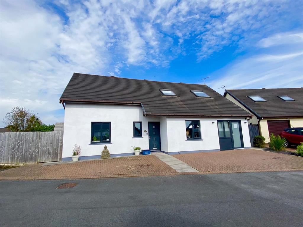 Millfields Close, Kilgetty 4 bed detached house £365,000