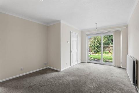 17 Barnack Drive, Warwick, CV34 5TY