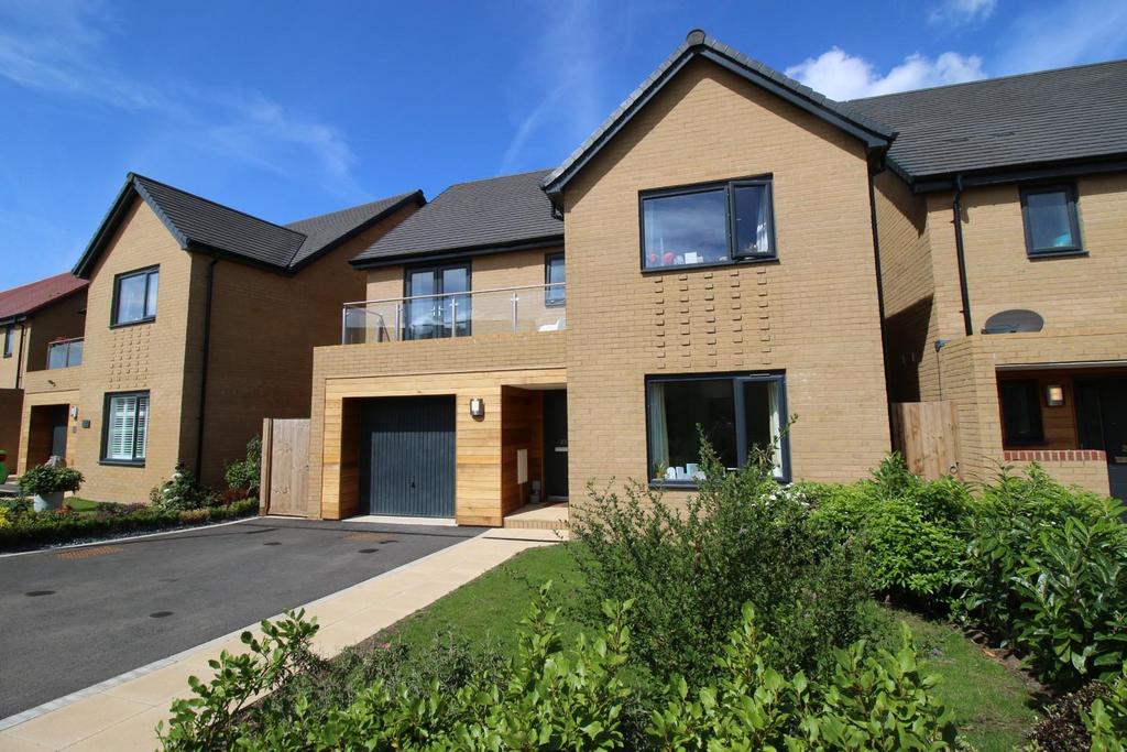 Nearly new executive home in Yatton's... 4 bed detached house £499,950