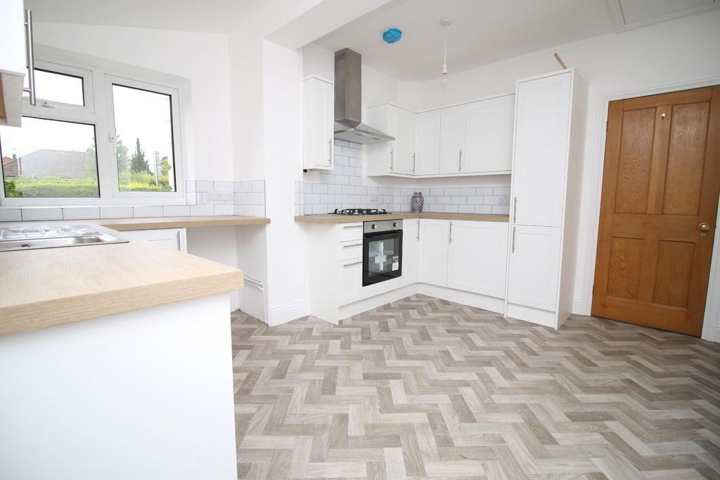 12-Kitchen Breakfast Room.JPG