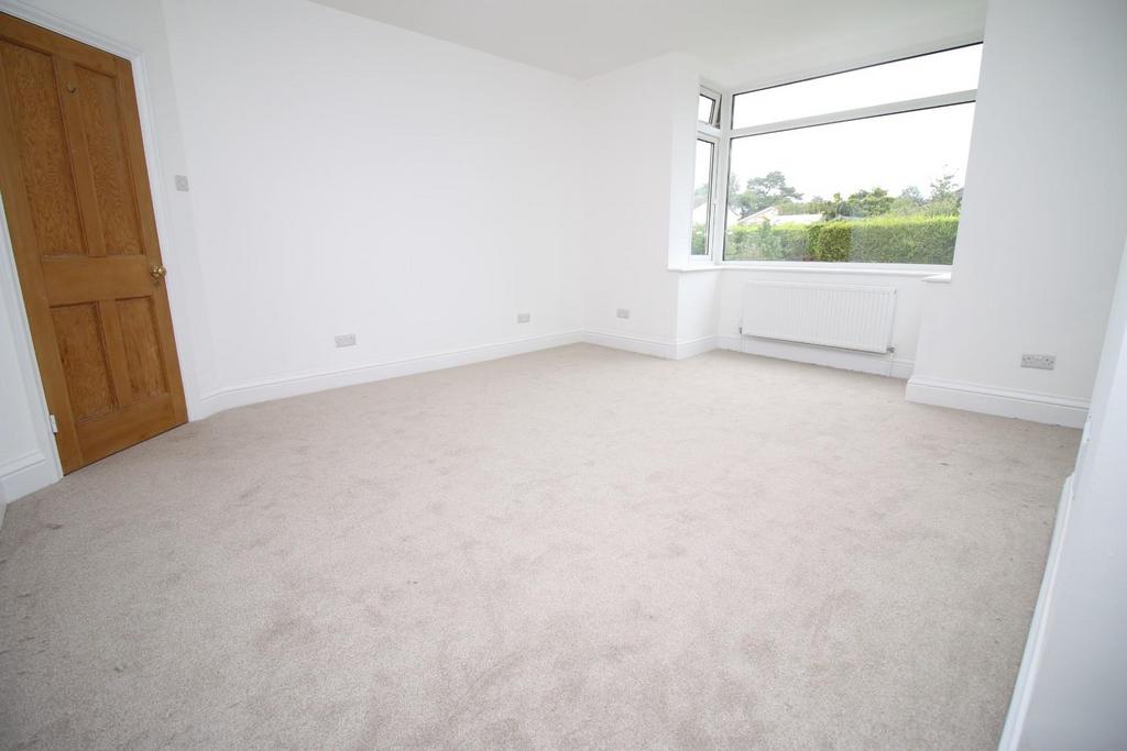 8-Bed1.JPG