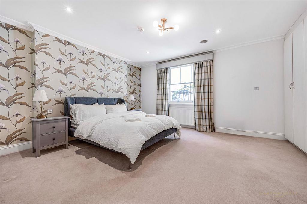 Master Bedroom.jpg