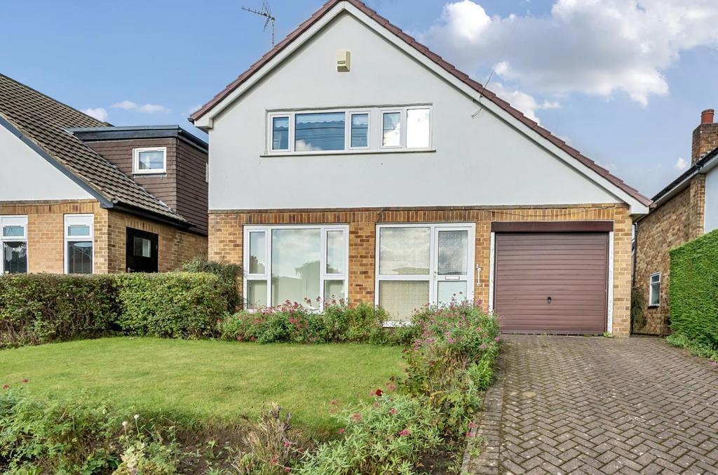St. Margarets Avenue, Horsforth, Leeds 3 bed detached house £470,000