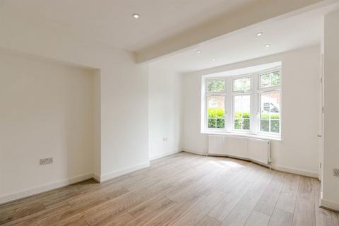 2 bedroom end of terrace house to rent - Manor Farm Drive, London E4