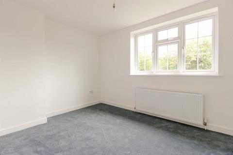 2 bedroom end of terrace house to rent - Manor Farm Drive, London E4