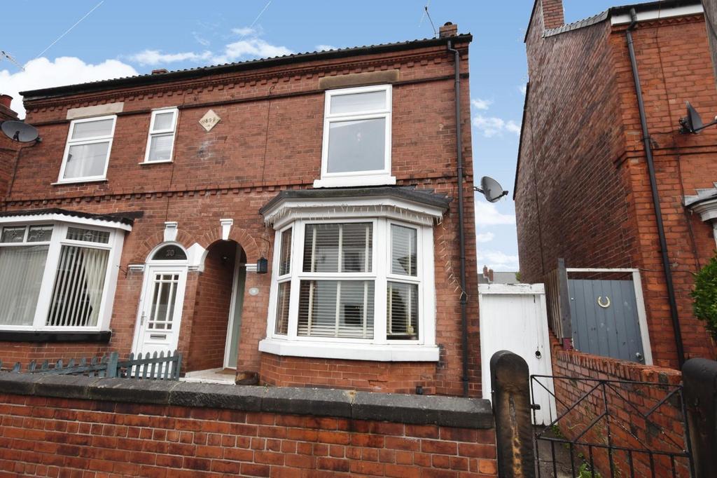 York Street, Hasland, Chesterfield, S41 0PN 3 bed semidetached house