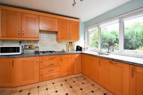 64 Bantock Gardens, Wolverhampton, WV3 9LL