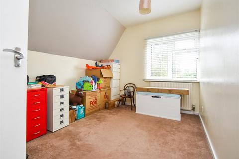 64 Bantock Gardens, Wolverhampton, WV3 9LL