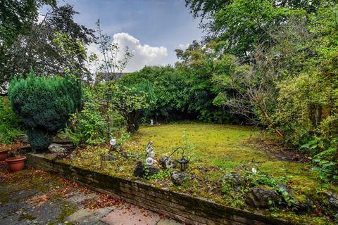 64 Bantock Gardens, Wolverhampton, WV3 9LL