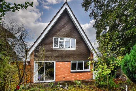 64 Bantock Gardens, Wolverhampton, WV3 9LL