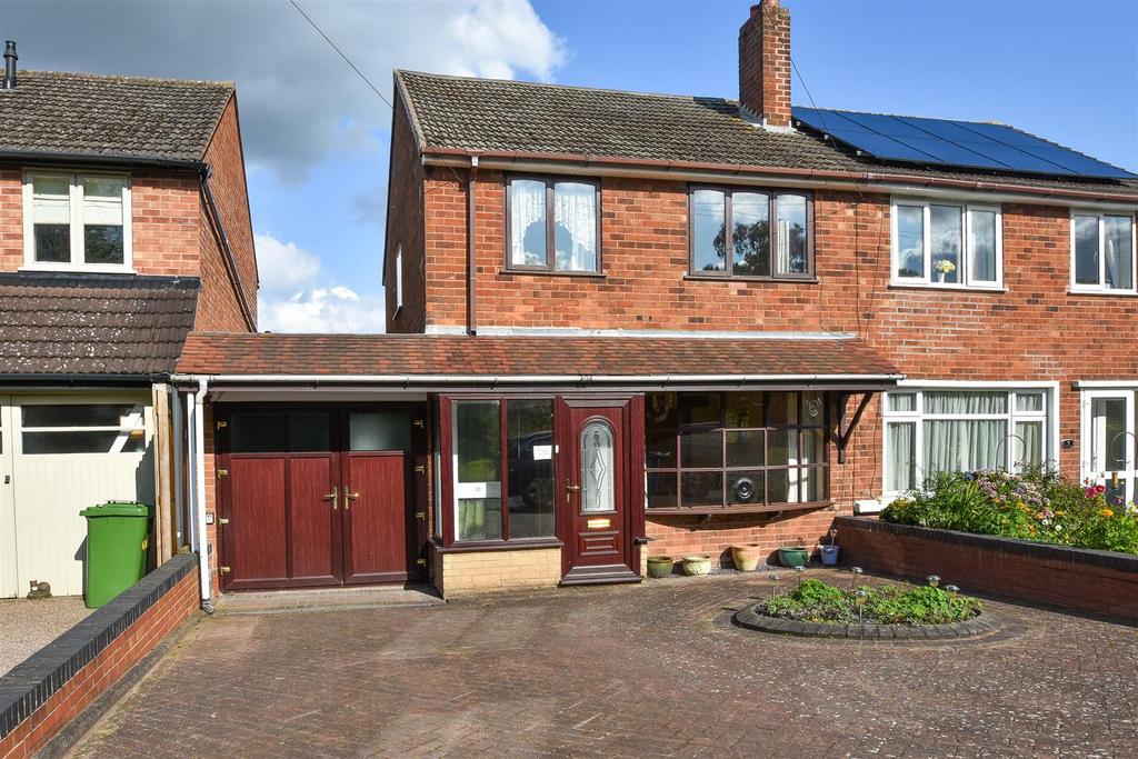 10 St. Marys Close, Shareshill, Wolverhampton 3 bed semidetached house