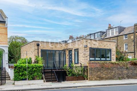 2 bedroom house to rent - Brownswood Road, London, N4