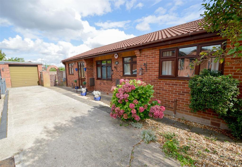 Benmore Drive, Sothall, Sheffield, S20 3 bed detached bungalow for sale