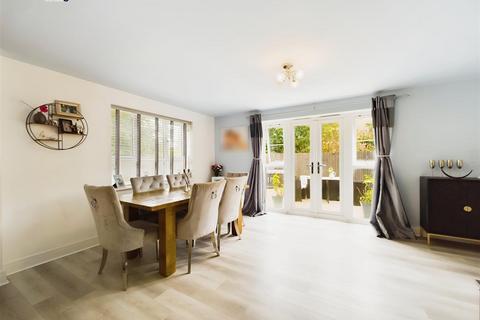 4 bedroom end of terrace house for sale, Wyeth Close, Taplow