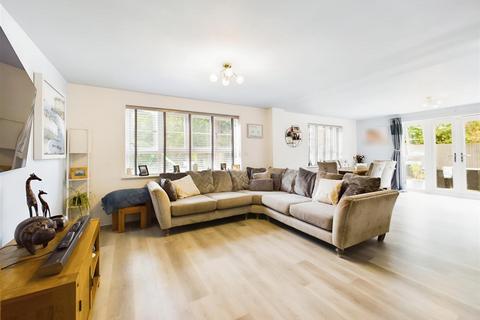 4 bedroom end of terrace house for sale, Wyeth Close, Taplow